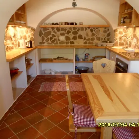 Hovirag Vendeghaz Appartement